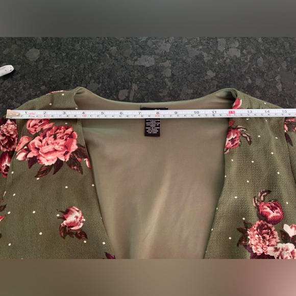 Rue21 Romper with tie top size Medium - Picture 6 of 10